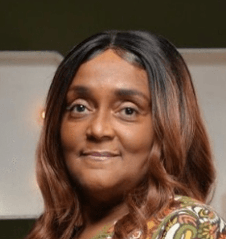 Kimberly Cleveland, tutor